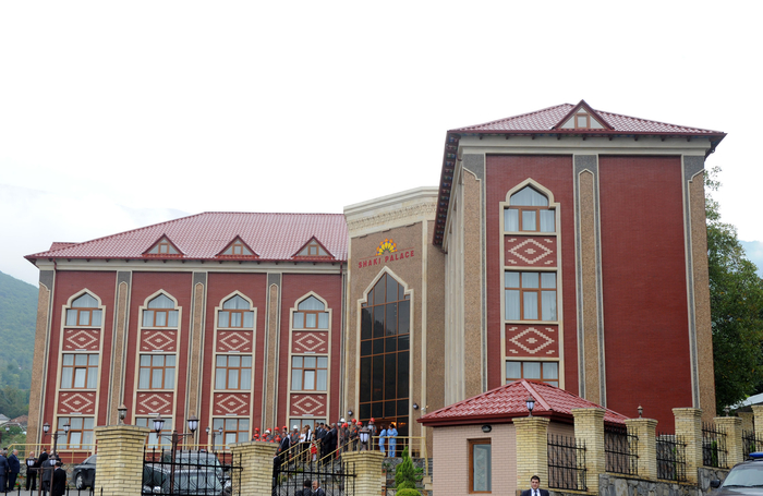 Prezident İlham Əliyev dördulduzlu “Shaki Palace” otelinin açılışında iştirak edib (FOTO)